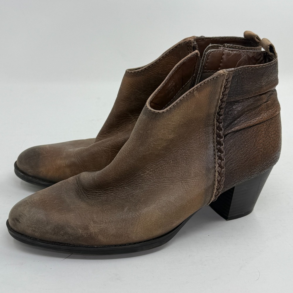 EARTH Cypress Almond Brown Leather Heeled Ankle Boots Size 9 Zip Closure